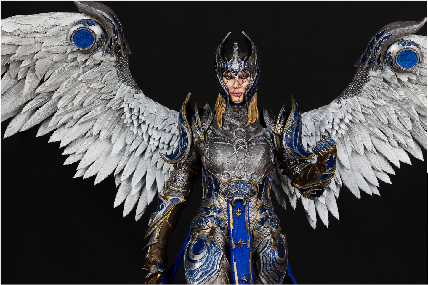 Resplendent Paladin