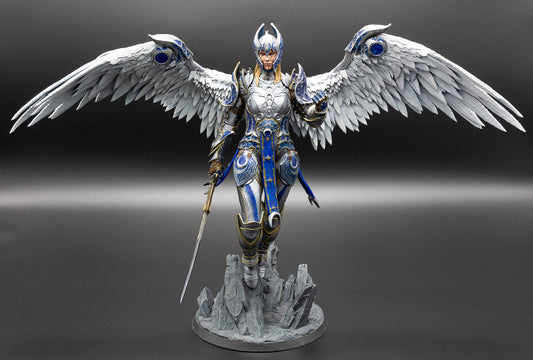 Resplendent Paladin